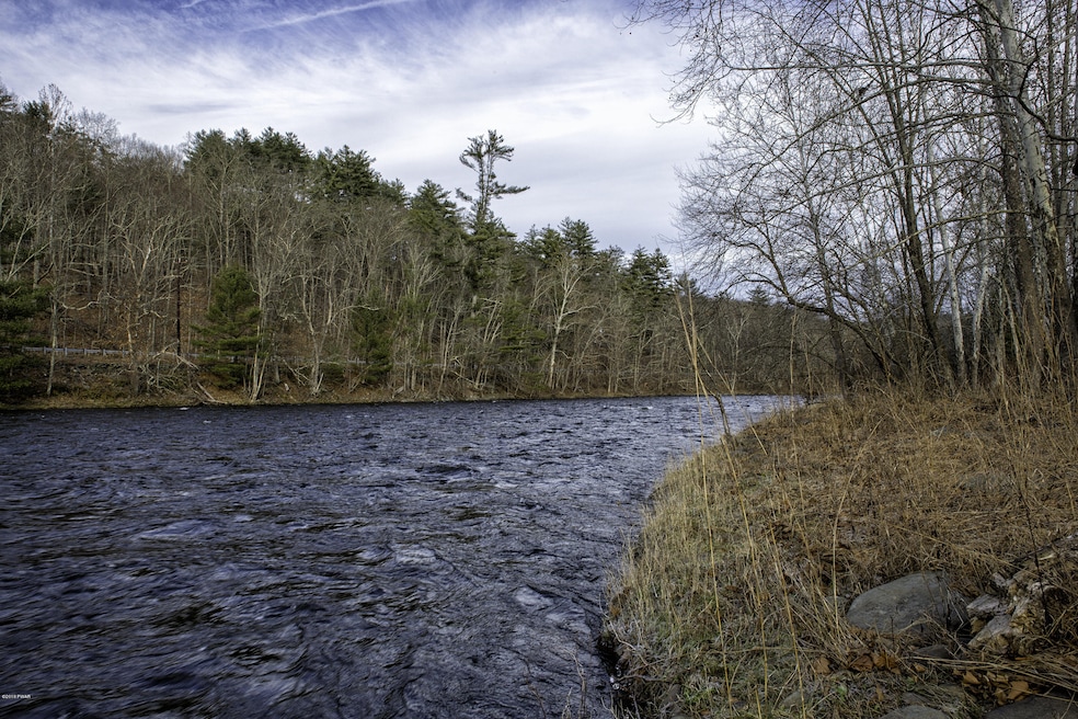 112 Rowland Rd, Greeley, PA 18425 - photo 1