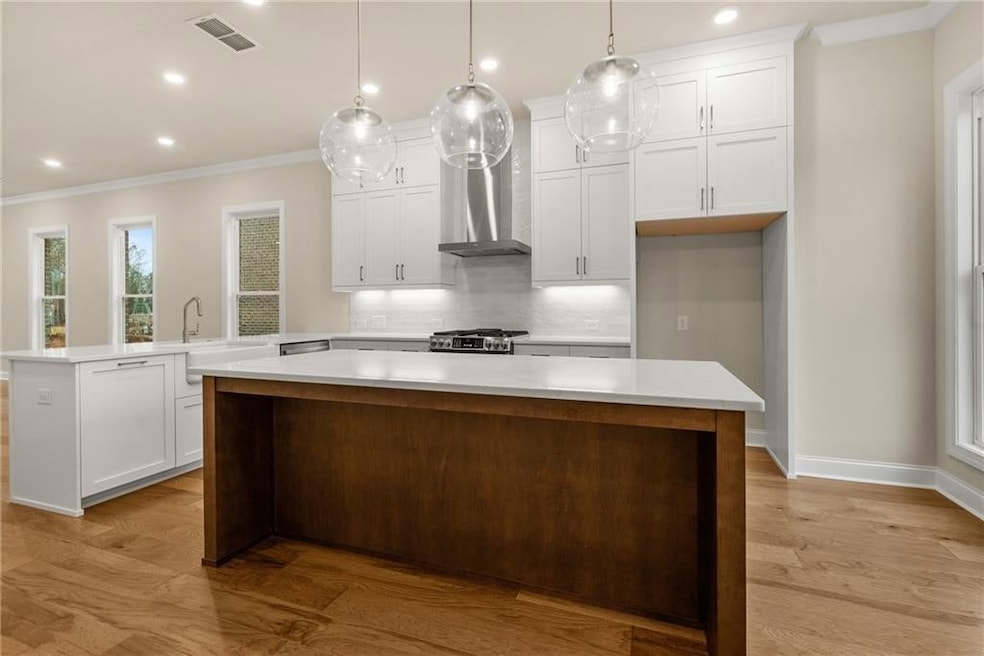 And plenty of island seating! *Please note that photos shown are representative of the floorplan but are not photos of the actual home available.