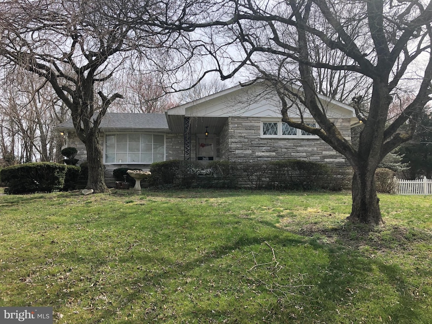 1929 Little Dr, Woodbury, NJ 08096 - photo 1