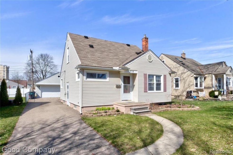 214 Charlevoix St.-01