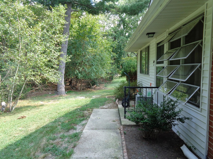 210c Laurel 001