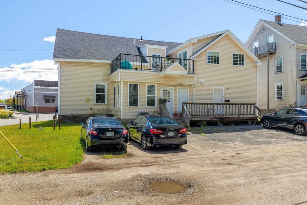 2 Spring St, Newmarket, NH 03857 - photo 1