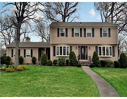 60 W Blue Ridge Rd, Cranston, RI 02920 - photo 1