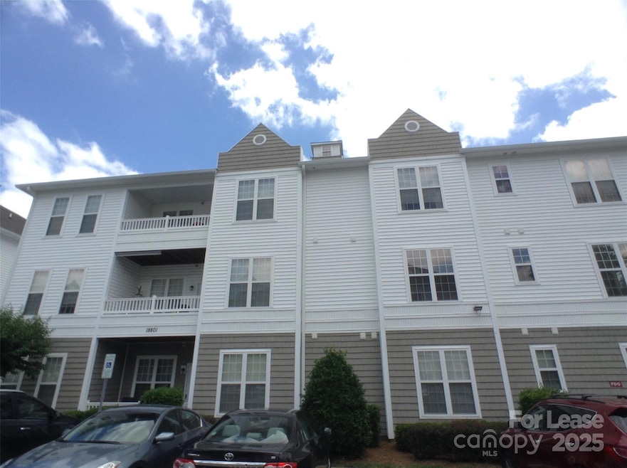 18801 Oakhurst Blvd unit 2B, Cornelius, NC 28031 - photo 1