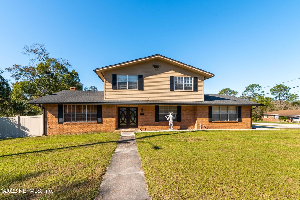 1080 Parkridge Cir W, Jacksonville, FL 32211 - photo 1