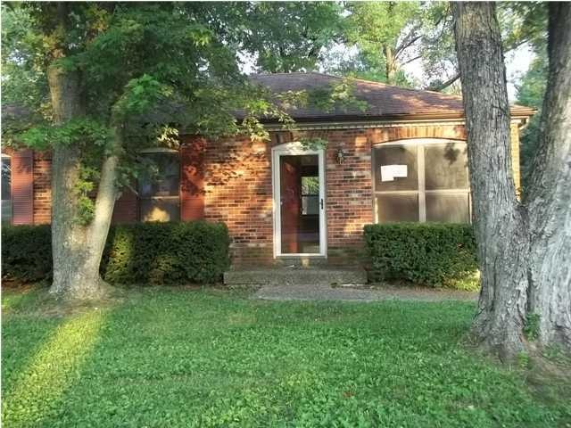8323 Roseborough Rd, Louisville, KY 40228 - photo 1
