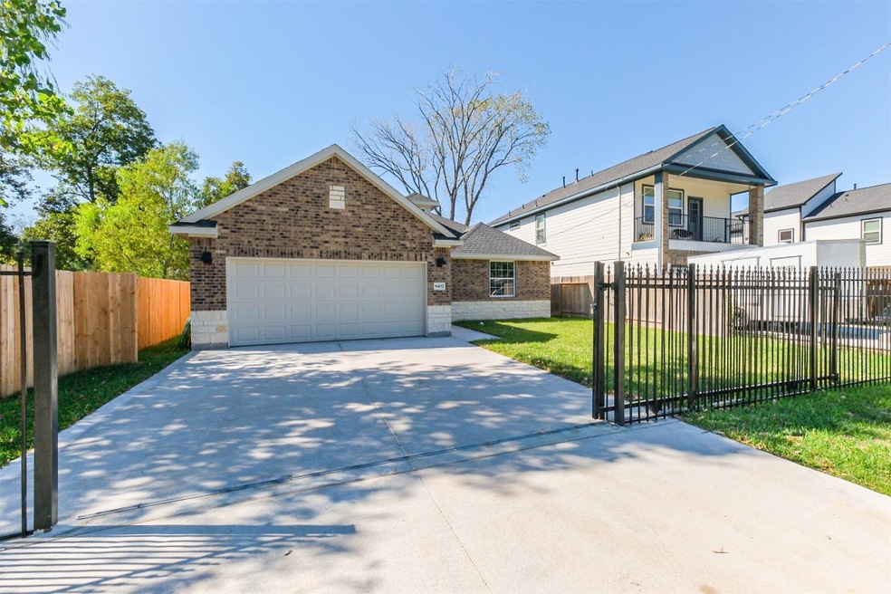 8407 Observatory St, Houston, TX 77088 - photo 1