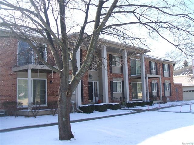 6109 Orchard Lake Road_01.JPG