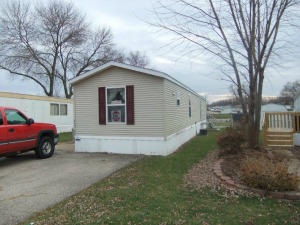 3211 W 50th St, Davenport, IA 52806 - photo 1