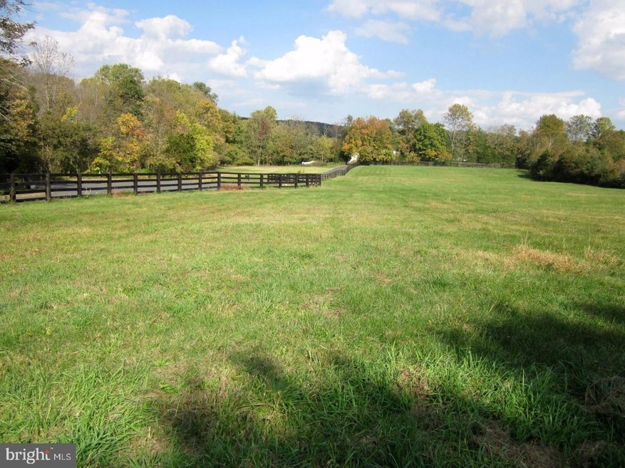 3 Meadow Ln, Perkiomenville, PA 18074 - photo 1