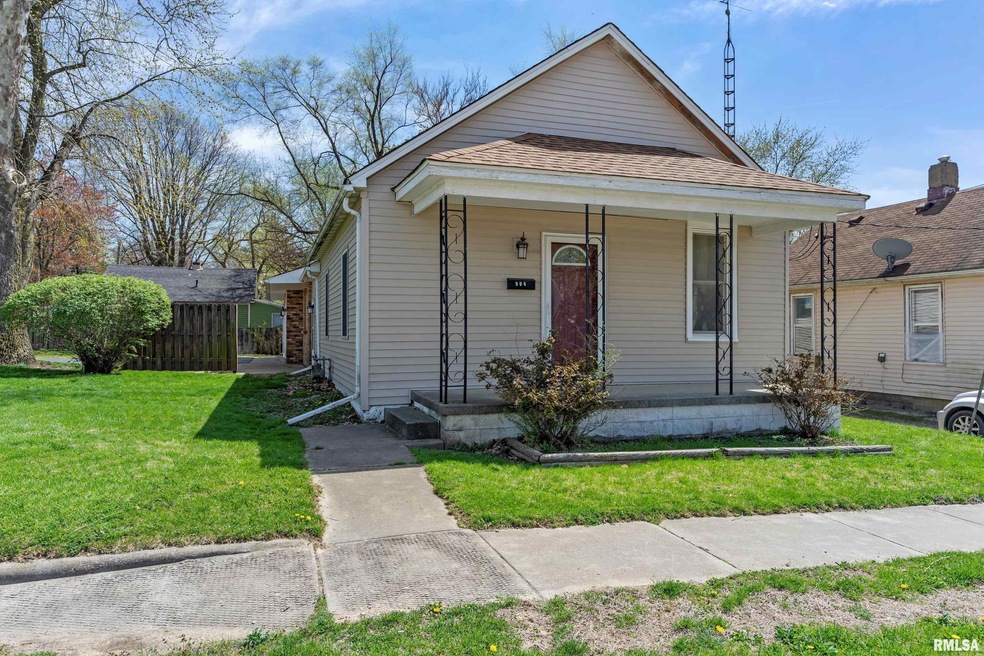 604 S Kickapoo St, Lincoln, IL 62656 - photo 1