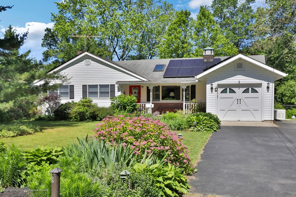 Classic 3BR/1.5 Bath Ranch!