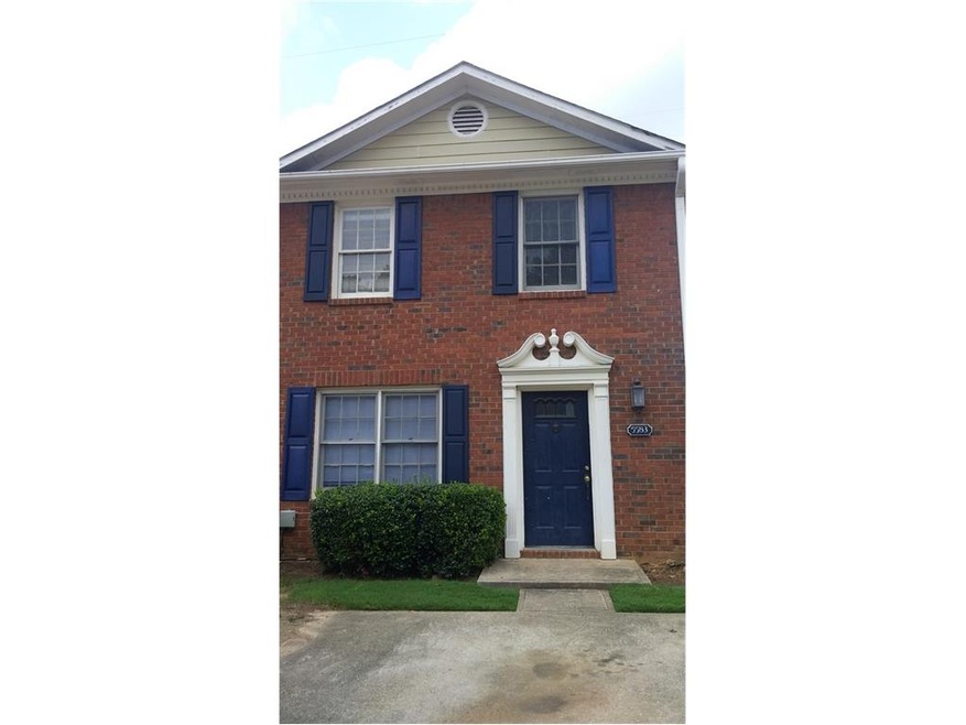 5583 Executive Way 2BR/2.5BA Townhouse