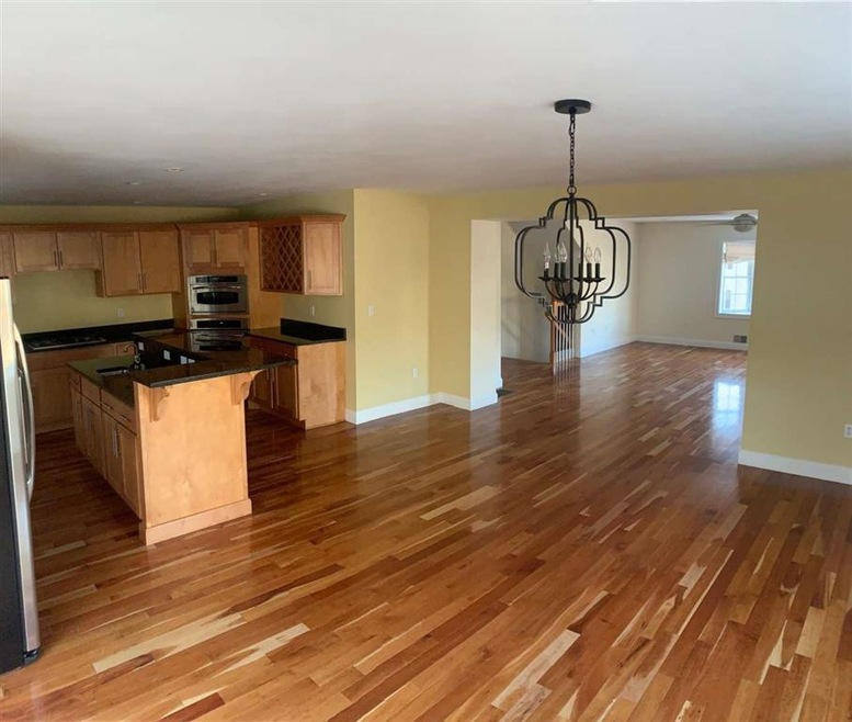 12 Crestview Cir, Londonderry, NH 03053 - photo 1