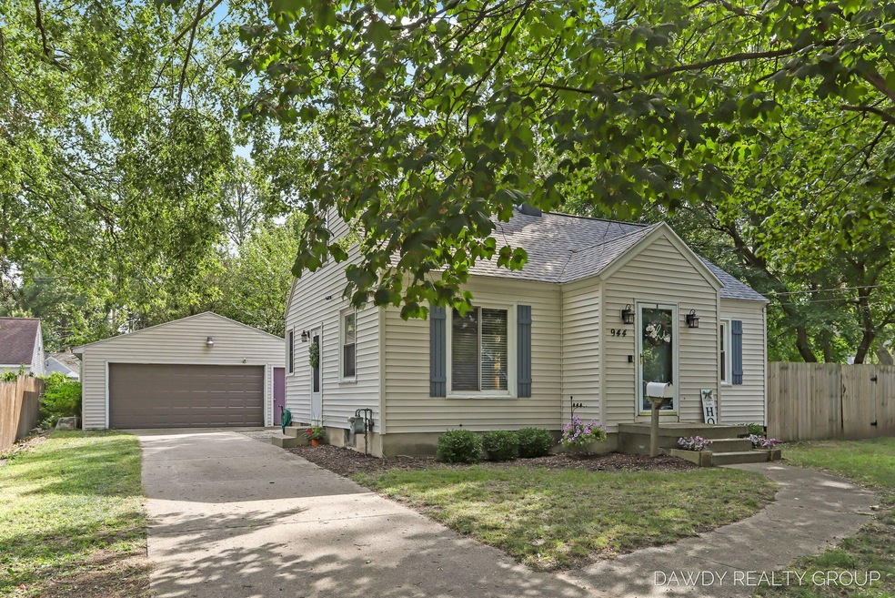 1-web-or-mls-944 Beech St SW, Wyoming-1