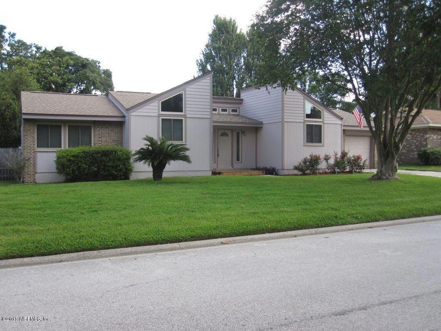 7061 Holiday Hill Ct, Jacksonville, FL 32216 - photo 1