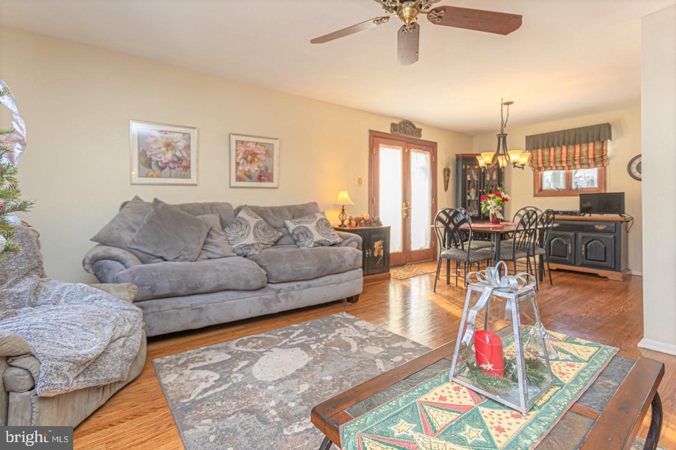 82 N Tamenend Ave, Doylestown, PA 18901 - photo 1