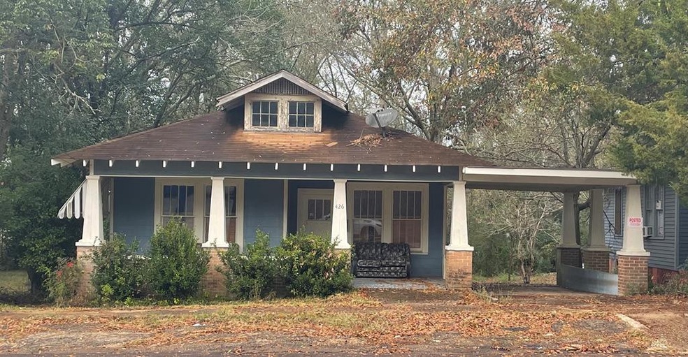 426 W Georgia Ave, McComb, MS 39648 - photo 1