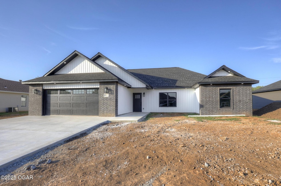 Pending $317,000 • Co-Listing Agent