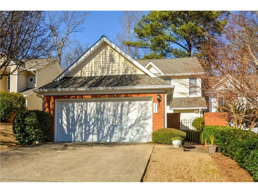 Welcome Home! Terrific Townhouse w/2 car garage in