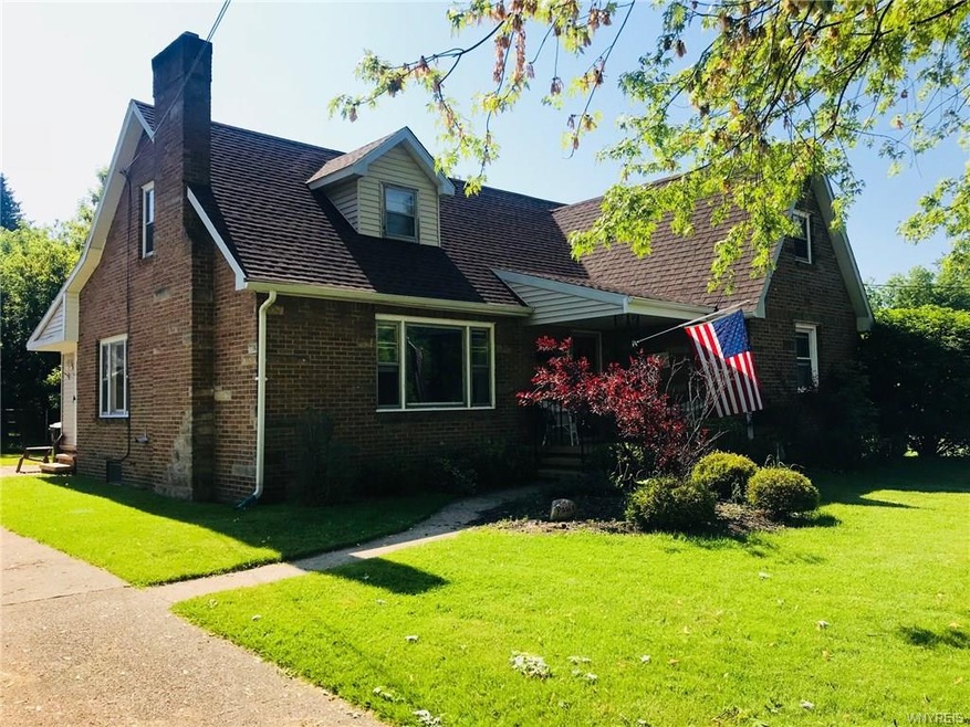 Larger than it looks! Awesome curb appeal.