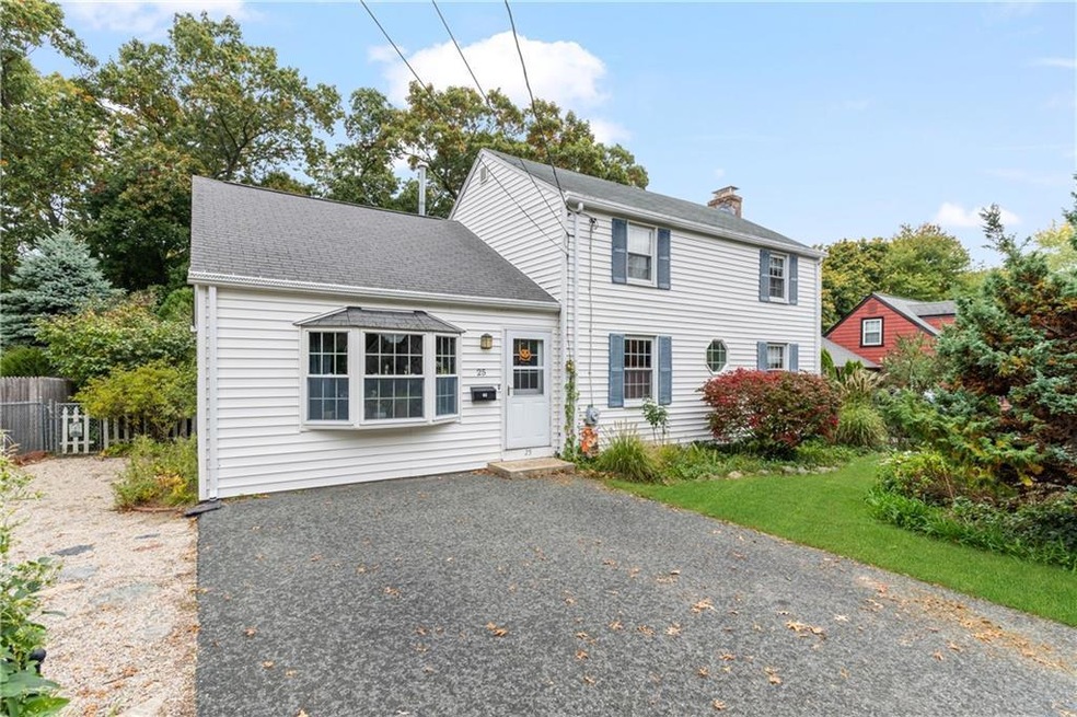 25 Parkway Dr, Warwick, RI 02886 - photo 1