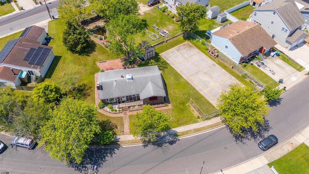 For Sale $1,100,000 • Co-Listing Agent