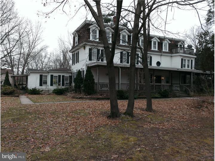 1301 Deer Run Rd, Hatfield, PA 19440 - photo 1