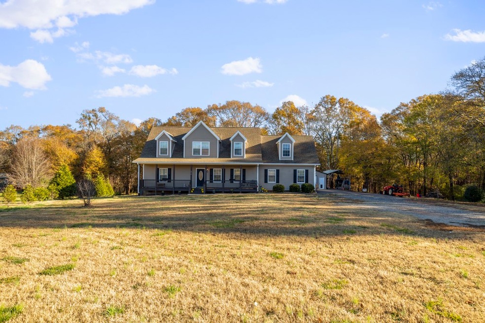 Welcome Home to 274 Circle Drive
