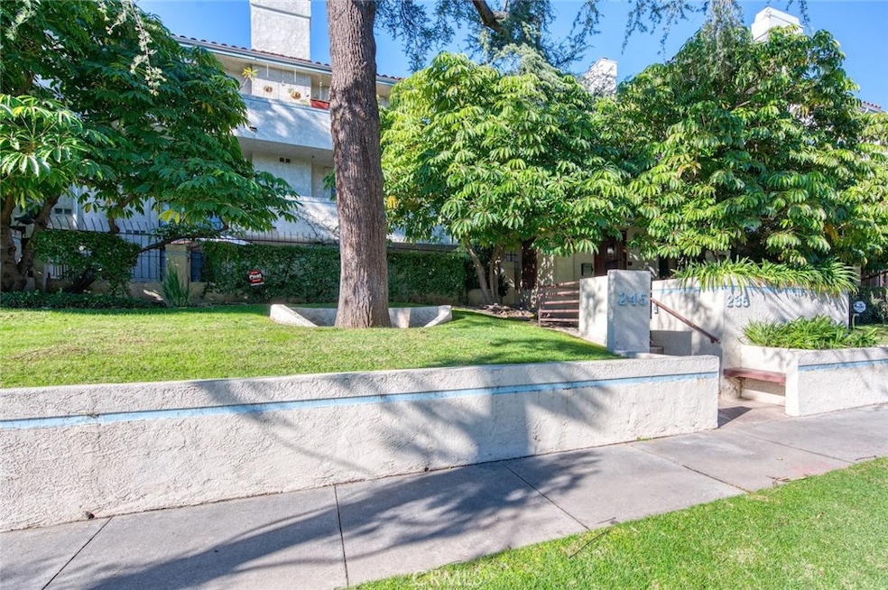 245 S Holliston Ave unit 109, Pasadena, CA 91106 - photo 1