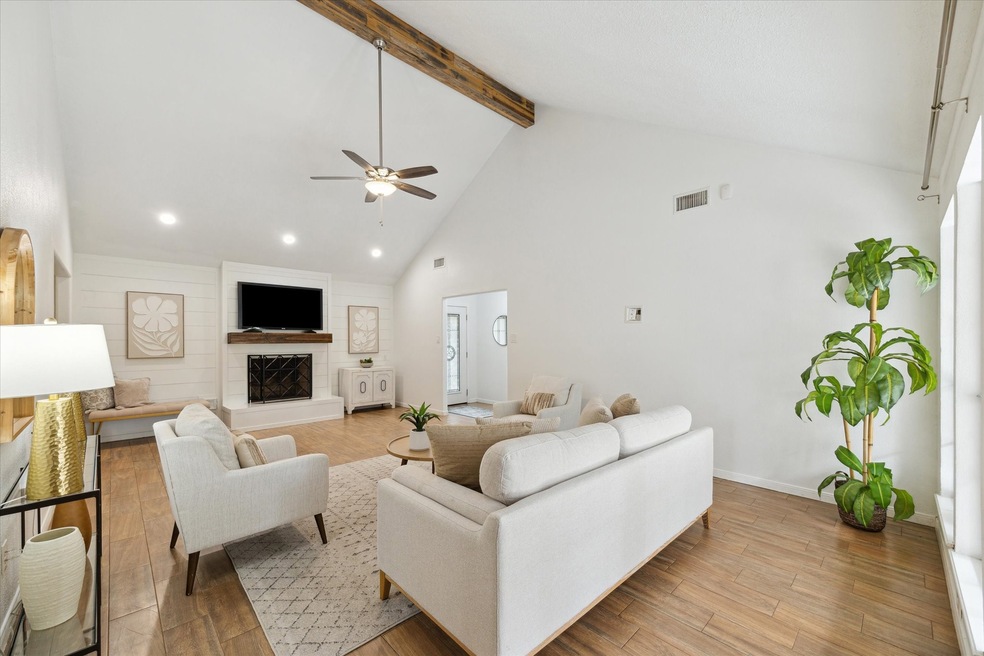 11735 Park Creek Dr, Houston, TX 77070 - photo 1