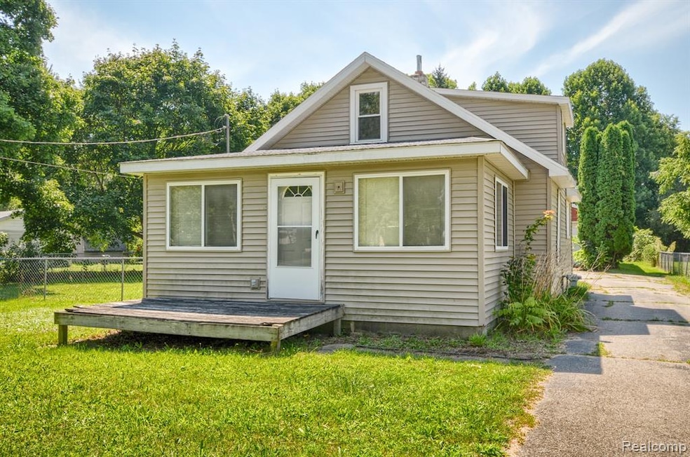 4392 E Coldwater Rd, Flint, MI 48506 - photo 1