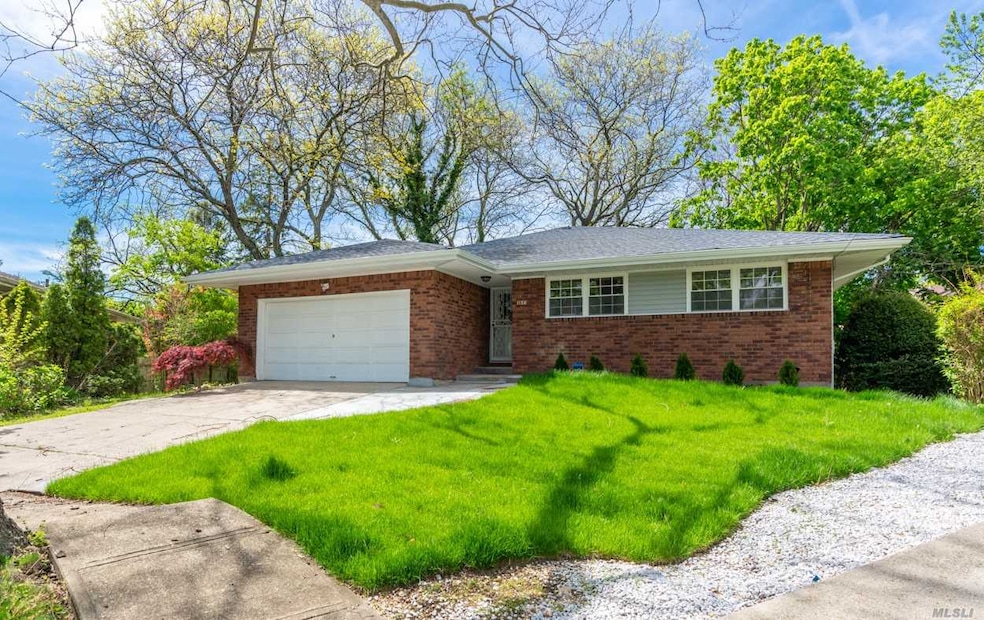 1128 James Ct, North Baldwin, NY 11510 - photo 1