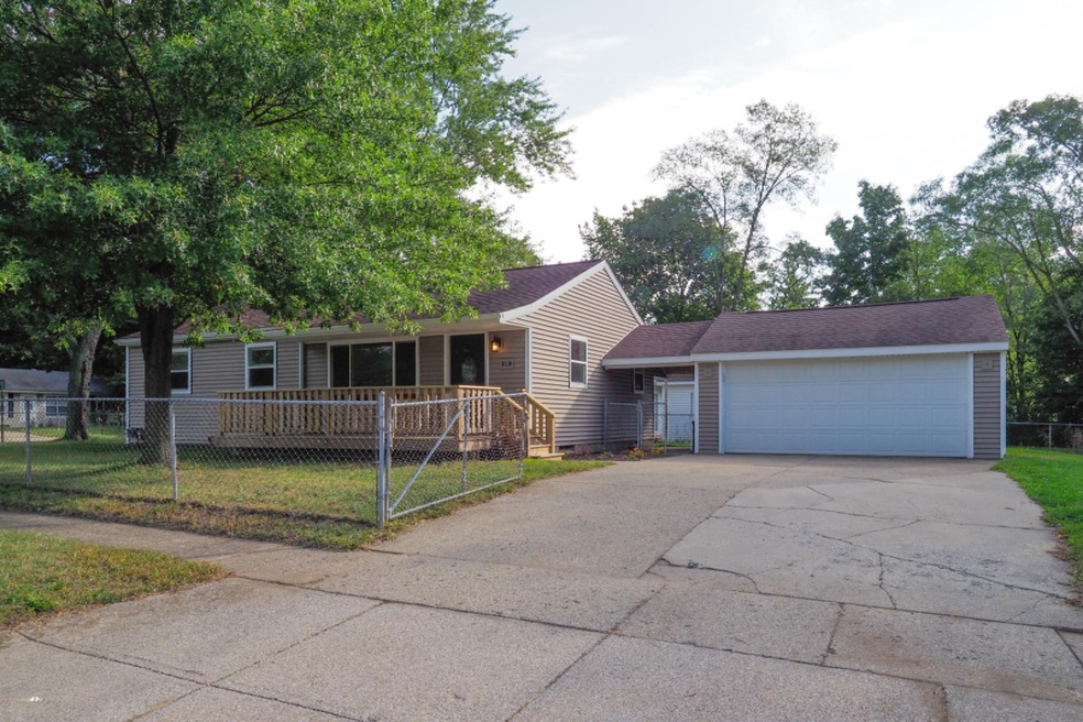 3010 Alpine St-102