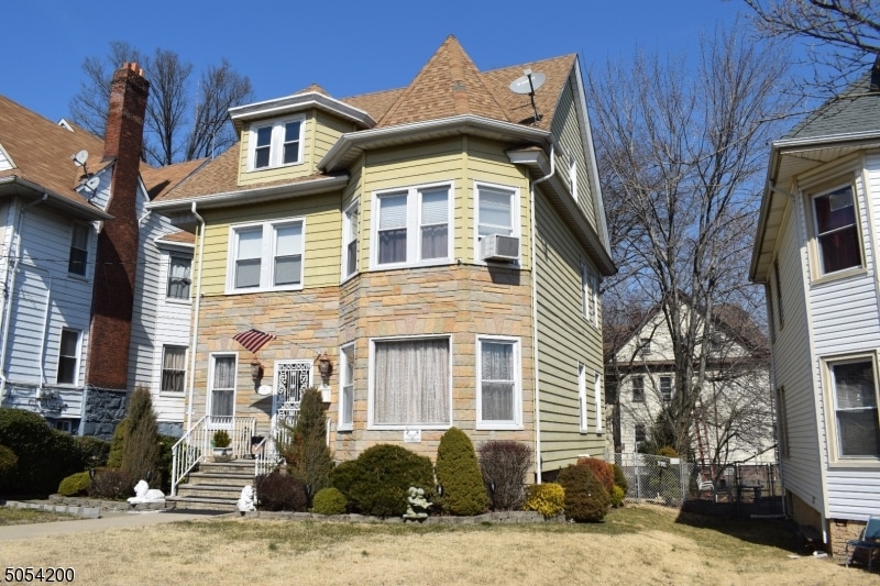 264 Lafayette Ave, Passaic, NJ 07055 - photo 1