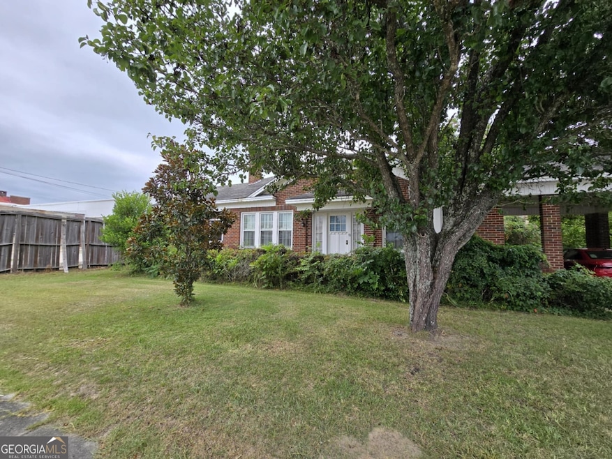 4 S Clark St, Claxton, GA 30417 - photo 1