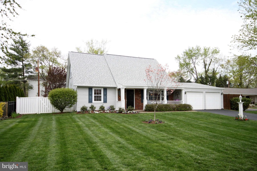 13112 Poplar Tree Rd, Fairfax, VA 22033 - photo 1