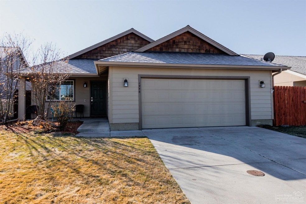 1956 NW Joshua Tree Ct, Redmond, OR 97756 - photo 1