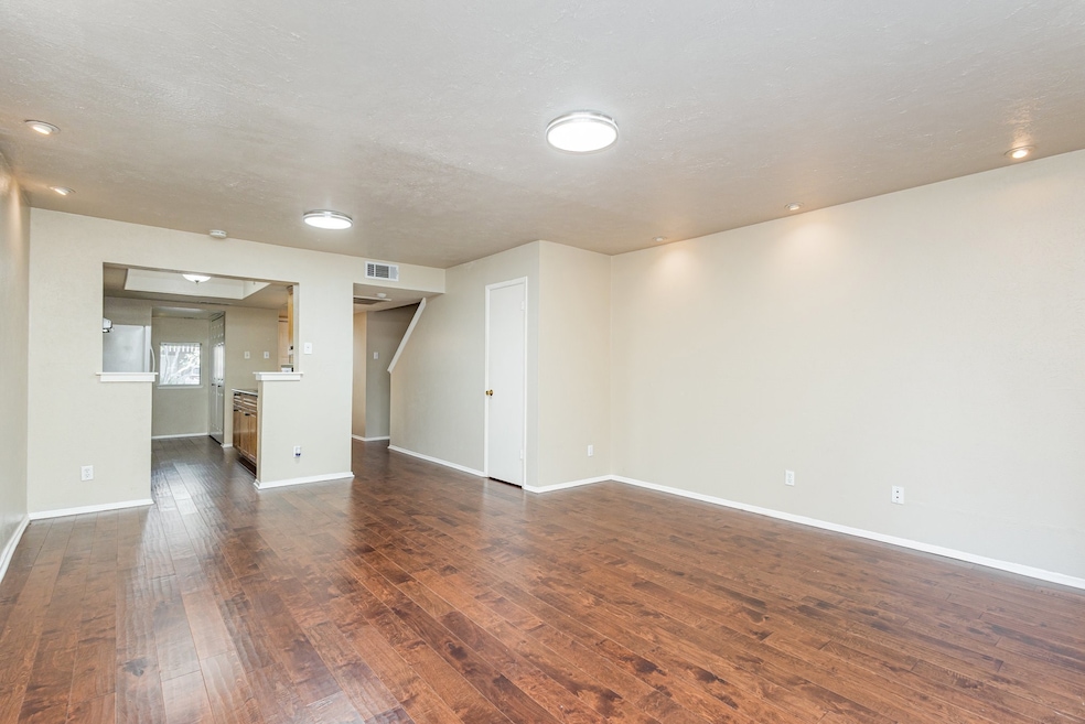 4521 N O Connor Rd unit 1171, Irving, TX 75062 - photo 1