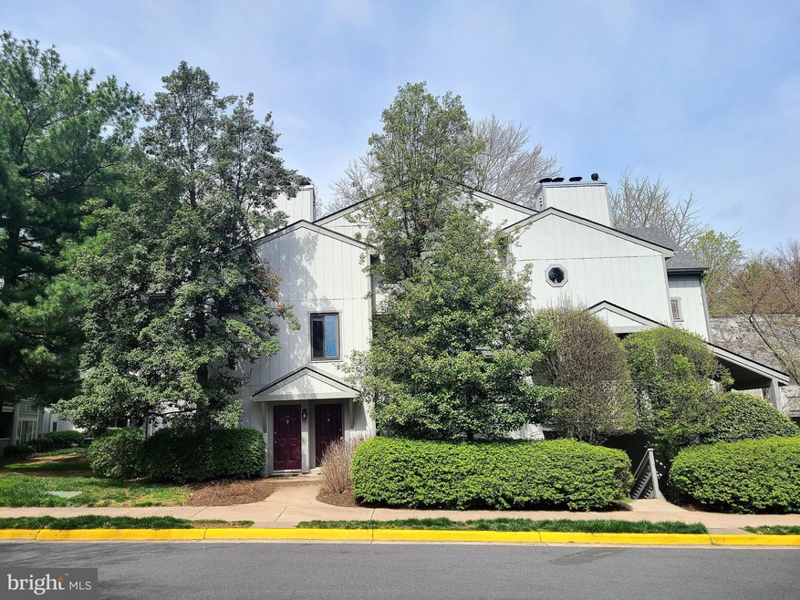 2281 Hunters Run Dr unit 2281, Reston, VA 20191 - photo 1