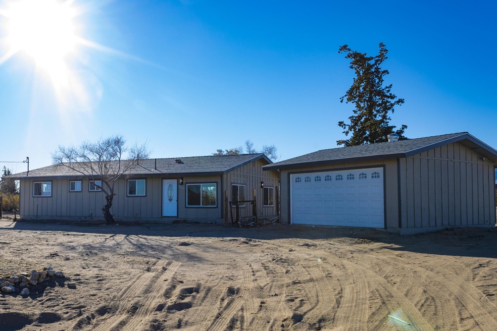 21327 Klassette St, Mojave, CA 93501 - photo 1