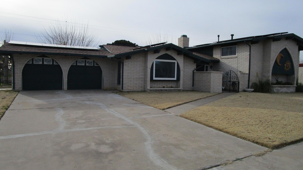 16009 Homestead Dr, El Paso, TX 79928 - photo 1