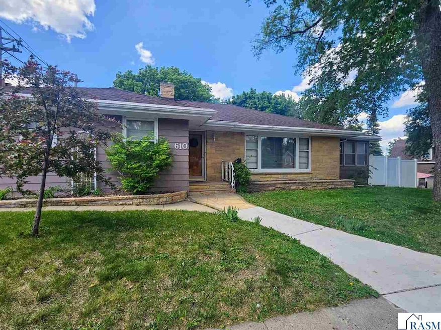 610 5th St N, New Ulm, MN 56073 - photo 1