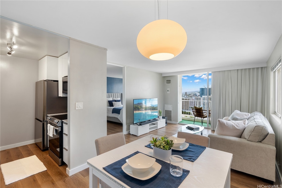 Villa on Eaton Square unit 3314, Honolulu, HI 96815 - photo 1