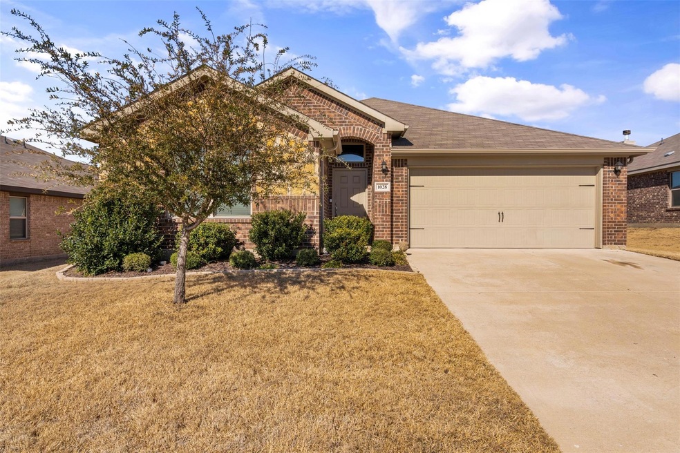 1028 Deer Valley Dr, Weatherford, TX 76087 - photo 1