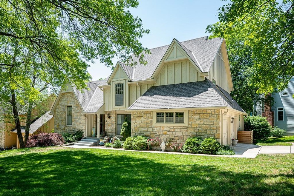 8110 Alden St, Lenexa, KS 66215 - photo 1