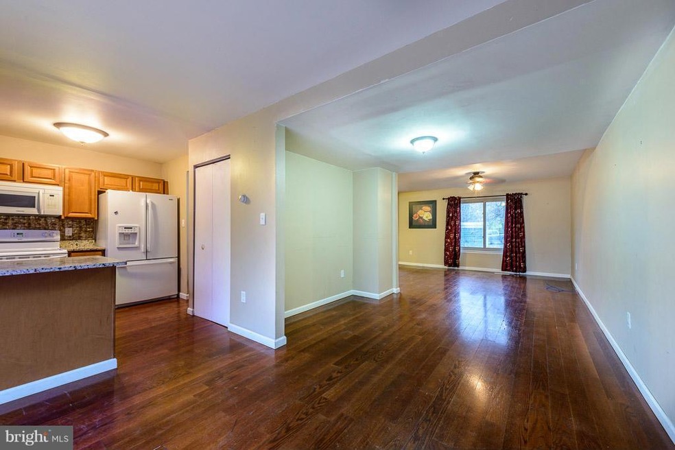 137 Bourbon Ct, Parkville, MD 21234 - photo 1