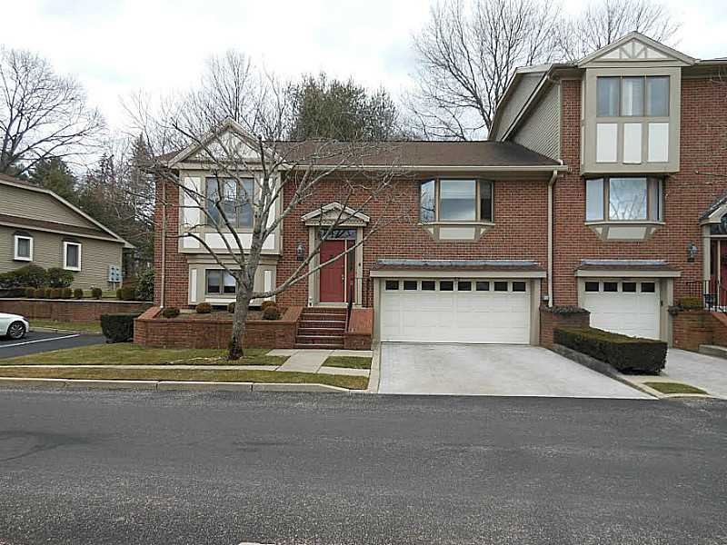 101 Dean Ridge Ct unit 101, Cranston, RI 02920 - photo 1