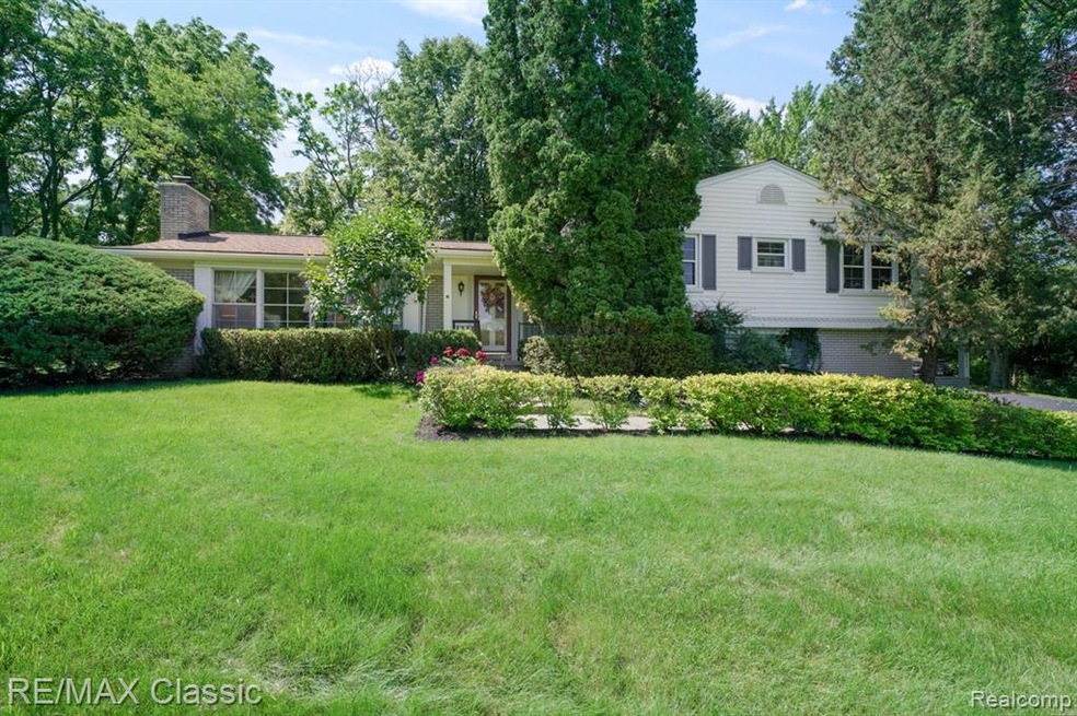 5511 Pontiac Trail - Located at West Bloomfield Hi