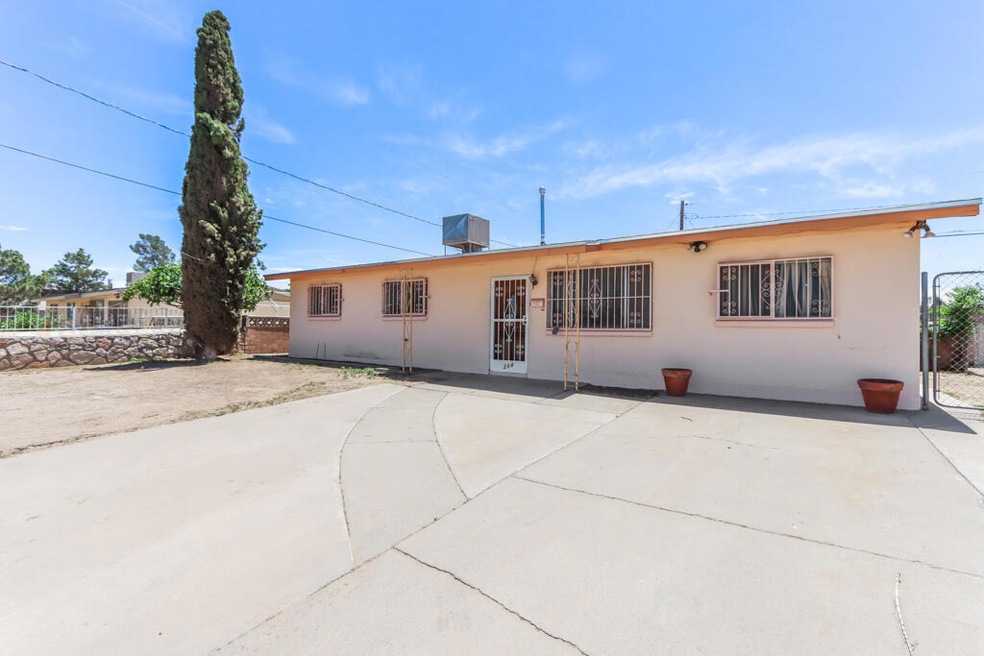 204 Jensen Ave, El Paso, TX 79915 - photo 1